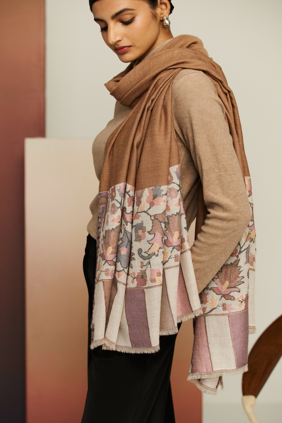 Kani Crest - Kani Border Shawl