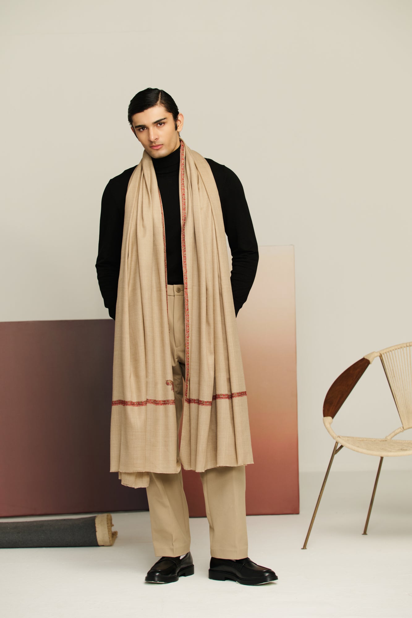 Hashi Sozi Noir - Sozni Embroidered Shawl